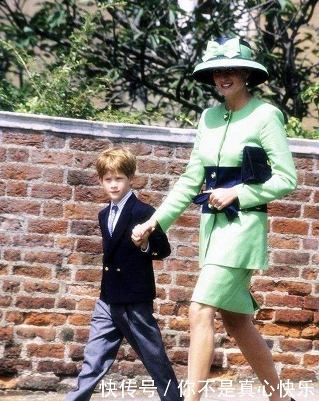 戴安娜王妃30年前穿搭, 放到现在每一套都是经典最美还不过时