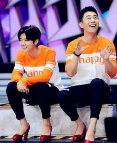 谁说高跟鞋只能女生穿，刘德华穿上高跟鞋经典，鹿晗竟毫无违和感