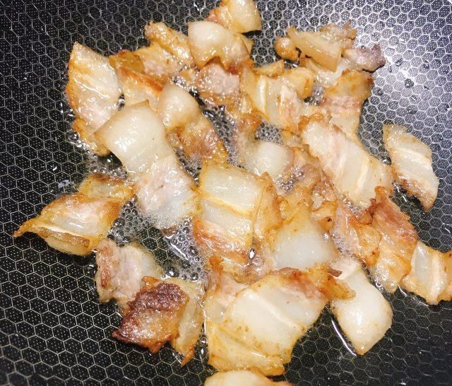  「值得」手撕包菜的家常做法，酸辣脆爽，值得收藏！