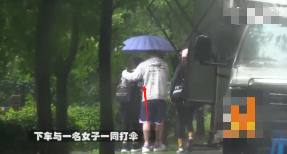 李小璐夜宿门是造谣？唐嫣罗晋没分手？张雨绮不受离婚影响？包贝尔炒作无下限？张杰粉丝diss谢娜？