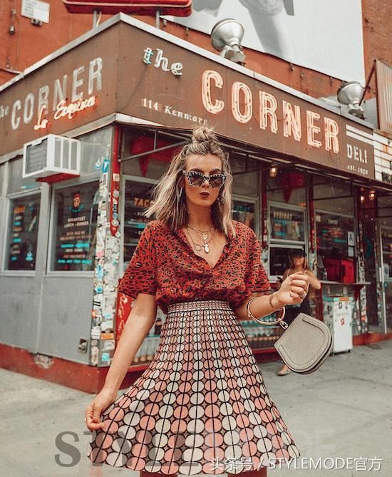 复古又优雅,衣服配上格子元素永远穿不腻