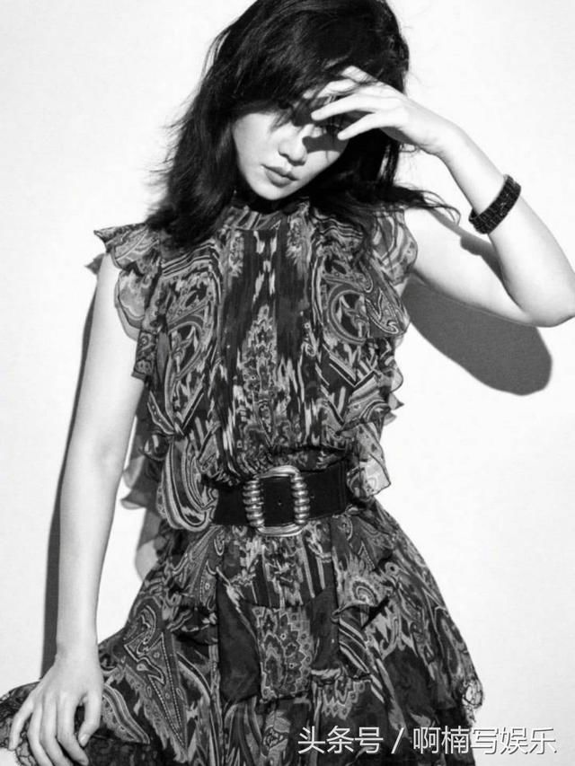 《药神》女主谭卓性感写真照曝光，细腰长腿展现迷人风采