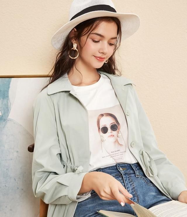 95后妹子的早秋穿搭来了，一般人都可轻松hold住