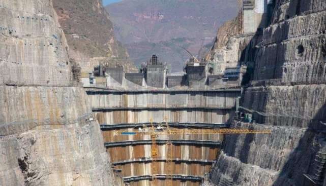 中国一超级工程将完工，8年耗资1000亿？“基建狂魔”震撼全球