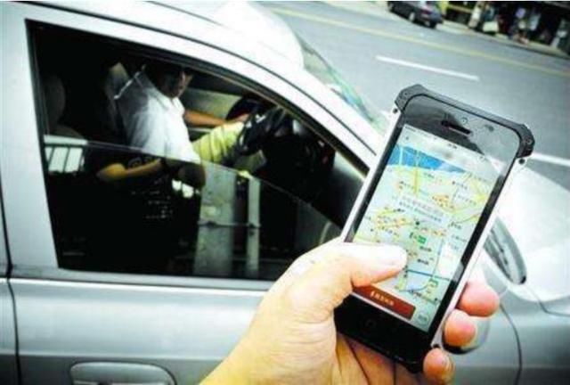 注意:“两证取消”已落实!公路收费再不见!车主:不公平