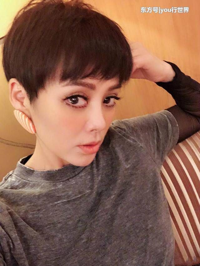 《跨界歌王》总决赛，宁静浓妆配白色印花裙，碾压那英的男人装!