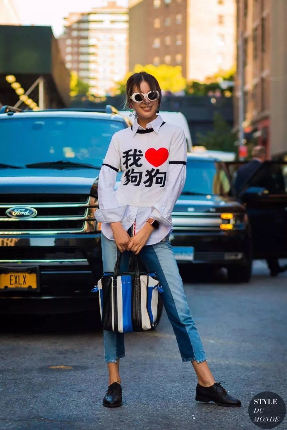 衣柜必备牛仔，夏末秋初就该这么穿!