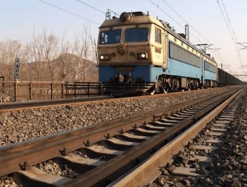  不锈钢：为什么火车铁轨采用会生锈的钢铁，不采用不锈钢？涨知