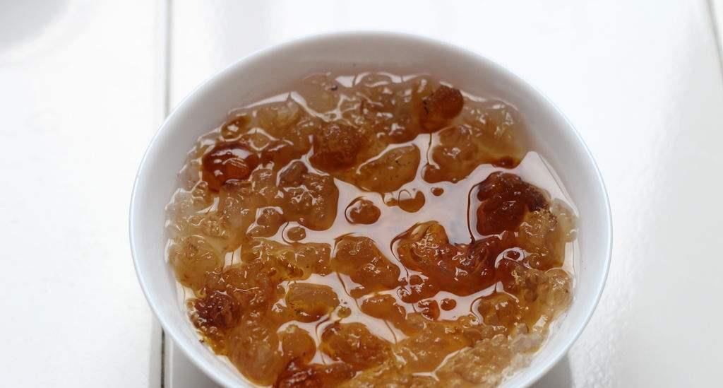  「皮肤」银耳和“它”一起熬，30天美白还能淡化色斑，皮肤变得白皙透亮！