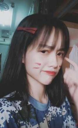 抖音“第一女神”走红,卸妆后揭露真实颜值,网友:闪瞎眼!