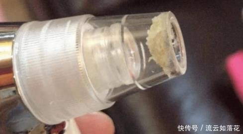  『水油平衡』抿紧下巴后突起的“白疙瘩”，千万要注意，这是螨虫的真身吗！