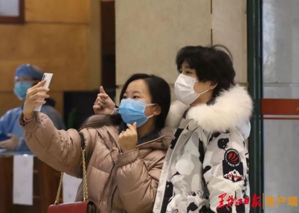  #出征#仅11小时完成集结 我省第四批驰援湖北医疗队出征