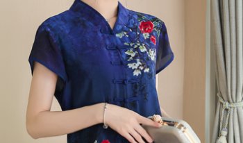 一袭中国旗袍，学下面的女人旗袍搭配丁字裤，美得让人窒息