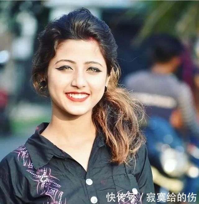  【太漂亮】印度小姐姐因太漂亮走红，看到生活照后，果然有个好摄影师很重要