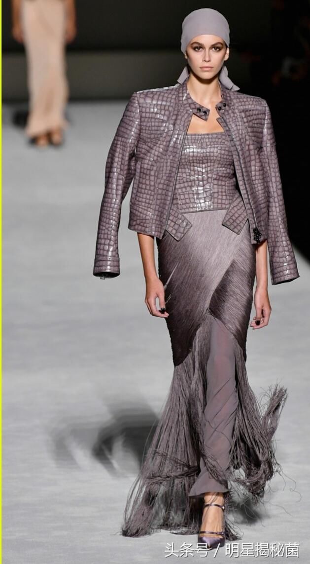 吉吉哈迪德与凯雅杰柏同时亮相纽约时装周T台，喜欢哪一位呢