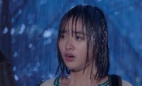 尴尬| 沈月淋雨颜值造型全崩?果然头可断发型不!能!乱!