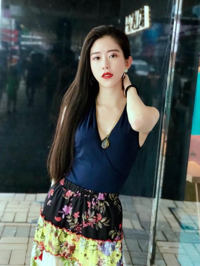 胸小的女孩穿什么衣服好看？