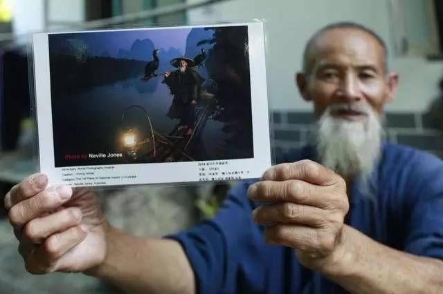 新版20元人民币背面的渔夫脱单了?单身久了,看见竹篓都觉得像个人