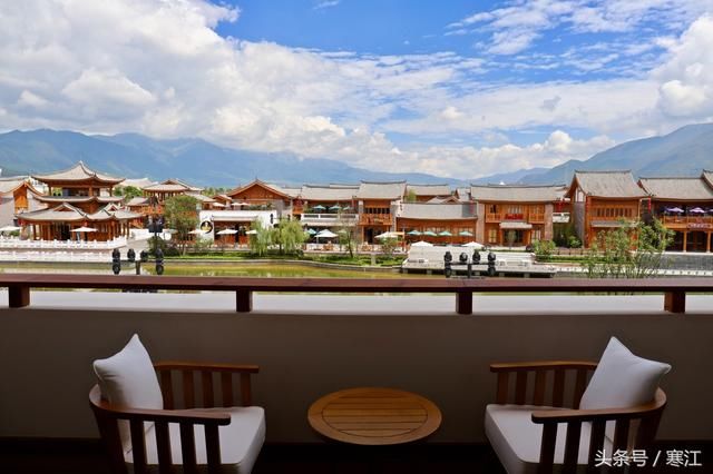 丽江古城80元维护费收了这么多年，但束河旁的梦幻水秀却坚决免费