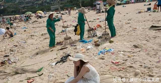 没了中国游客后,韩国海滩还是垃圾成堆,谁说中国人的素质低!