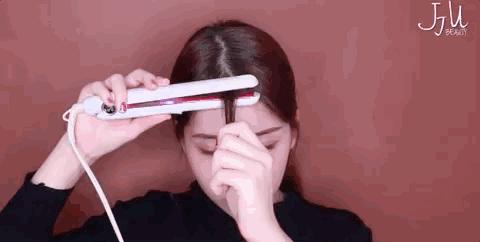 Produce48的C位少女宫胁咲良，她的神秘“铁刘海”真不是粘了胶水