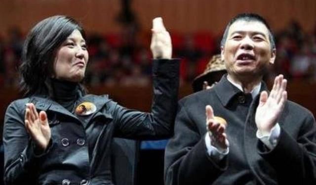 冯小刚公开回应质疑：自己一直不露面的真实原因，并且亲自反驳
