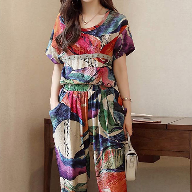 好羡慕!表嫂今天悄悄就穿新套装了,显高显嫩,比我的还美还便宜