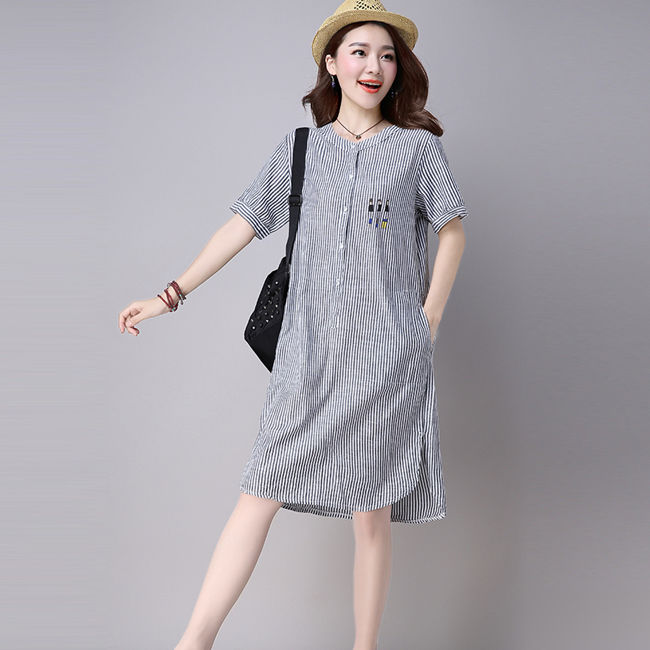 媳妇穿着这身棉绸裙，出门没人喊阿姨，让她偷着乐，确实洋气好看