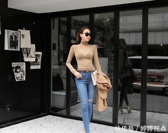  风景@街拍美女：身材颜值俱佳的小姐姐，美搭紧身裙，一道靓丽的风景！