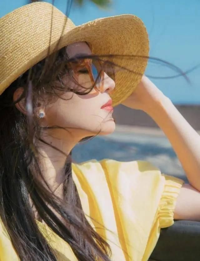  柠檬黄：惹眼柠檬黄，春夏上街就靠它！