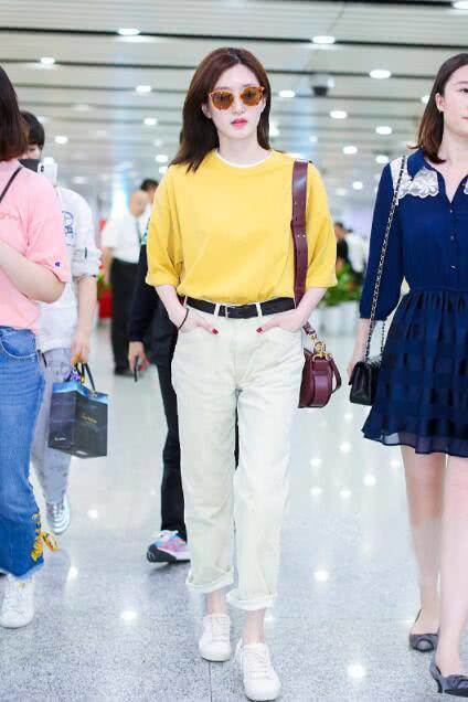 32岁江疏影终于穿长裤了不过看下半身以为是男人,网友:尴尬了