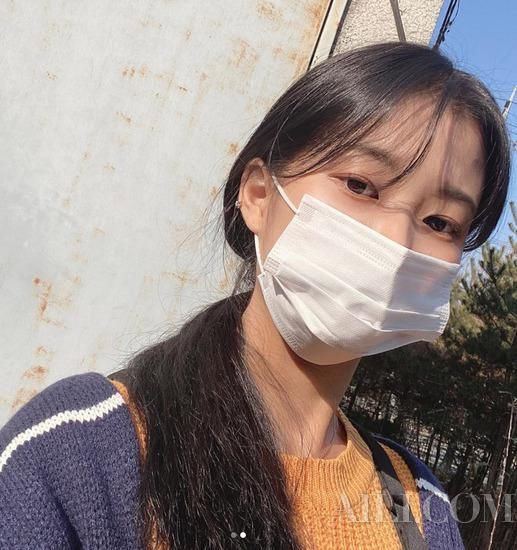 正确:开工也要戴口罩口罩后要正确护肤
