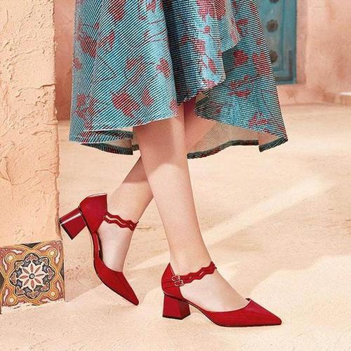 最in尖头高跟鞋,释放足尖迷人风情