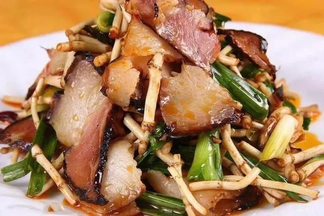 重庆人都知道,3月吃折耳根是对春天最起码的尊重