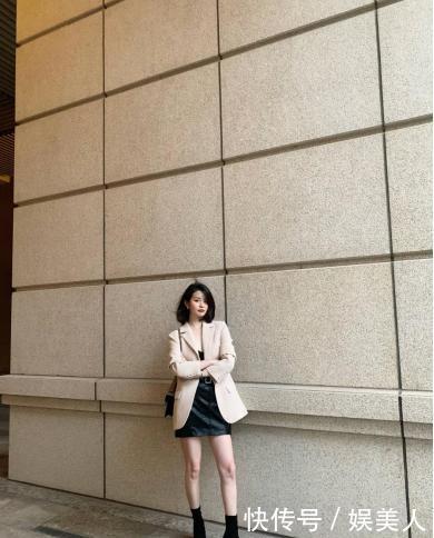  #视觉效果上#性感却不失气质，想要妩媚动人就得这么穿