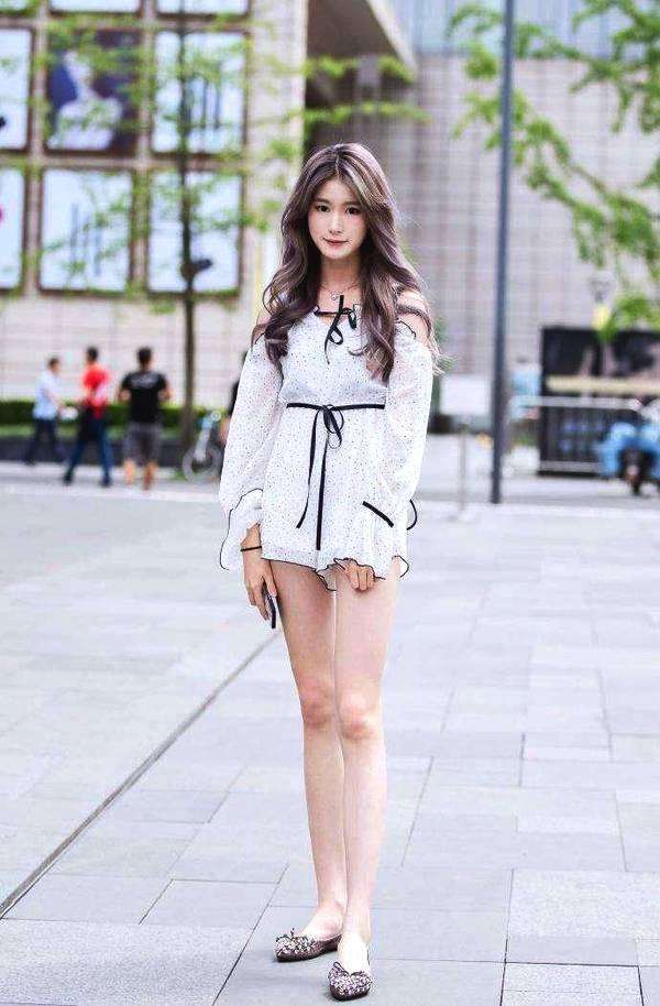 街拍：美女太有气质了，美女就像仙女一样