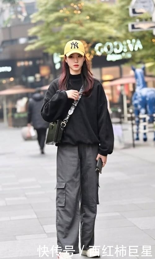 『美女』美女黑色调的搭配气质优雅大方,清爽自然的感觉美美哒