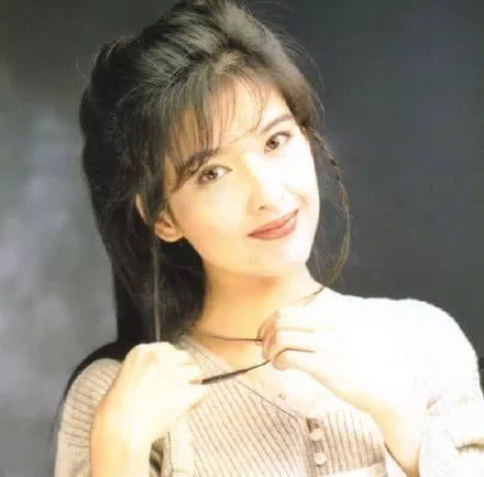 21岁的你拿什么拼过，51岁的周慧敏，48岁的莫文蔚，43岁的佘诗曼