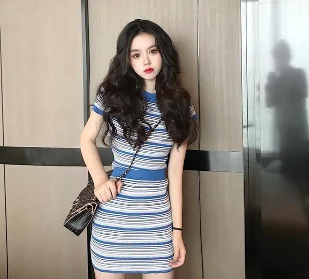 穿着裙子的美女,清新靓丽,唯美可人!