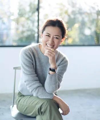  『画龙点睛』日本最顶流的时尚博主 大草直子的配饰与简单衣服的搭配法则