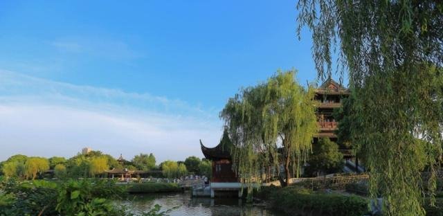 我国GDP前10城市中，苏州GDP超过1.85万亿，却还没建机场