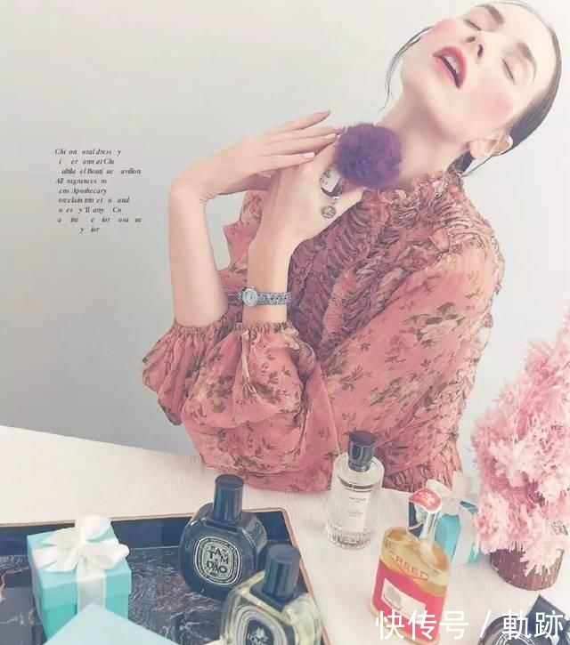 『花朵』2020开春 流行穿“开满花”的裙子,谁穿谁美!