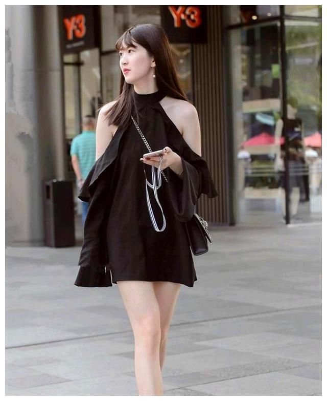 街拍:身材完美的妹子“多如牛毛”，唯独图3很少见，美而不腻!