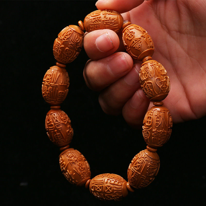 越来越多人不戴手表了!现流行戴“佛系手串”，高贵典雅有气质