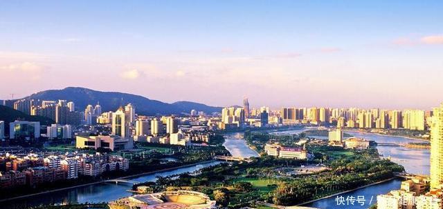  唯一：中国唯一一个行政级别比省会高的城市