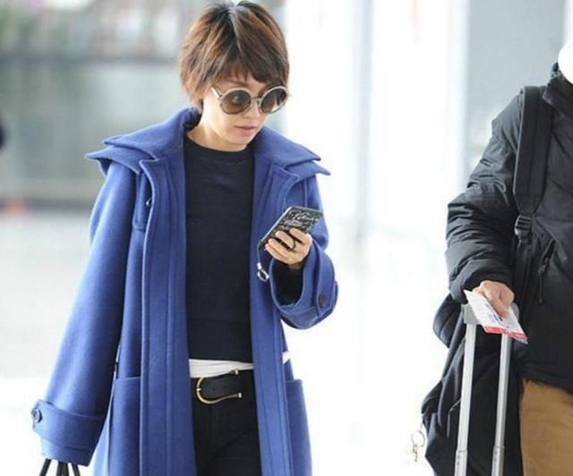 马伊琍一旦时尚起来也是挡不住的，短发经过打理也是很时髦的哦！