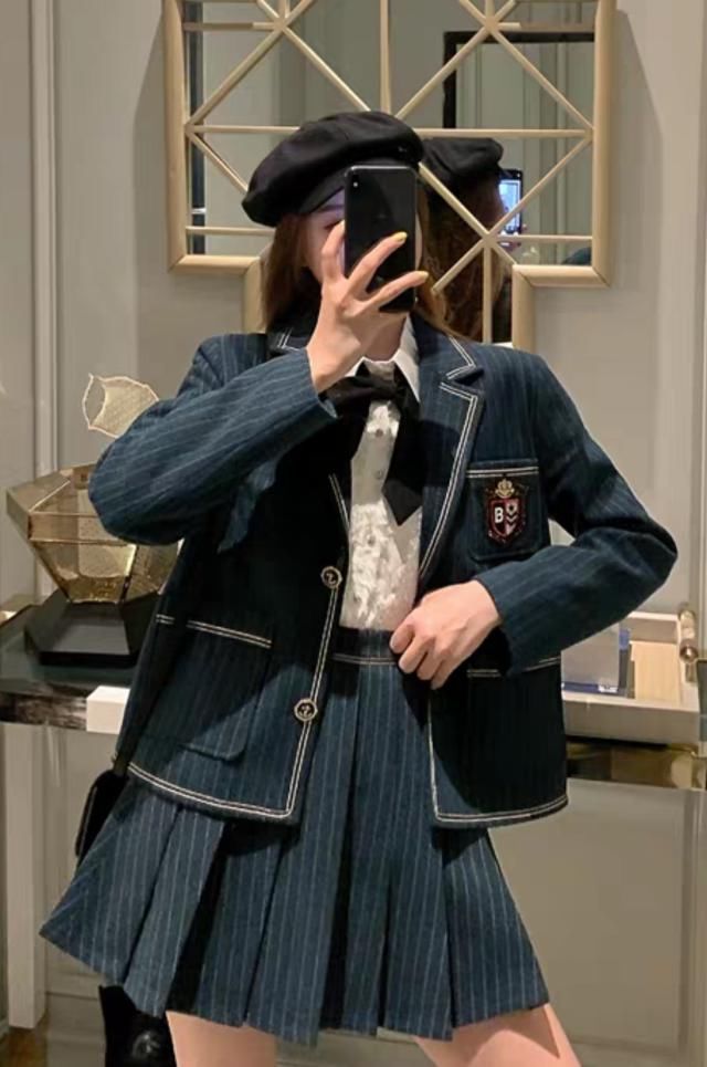 『搭配在一起』00后如今迷上的“西服外套”,拿来凹造型贼飒,赶紧过来种草吧