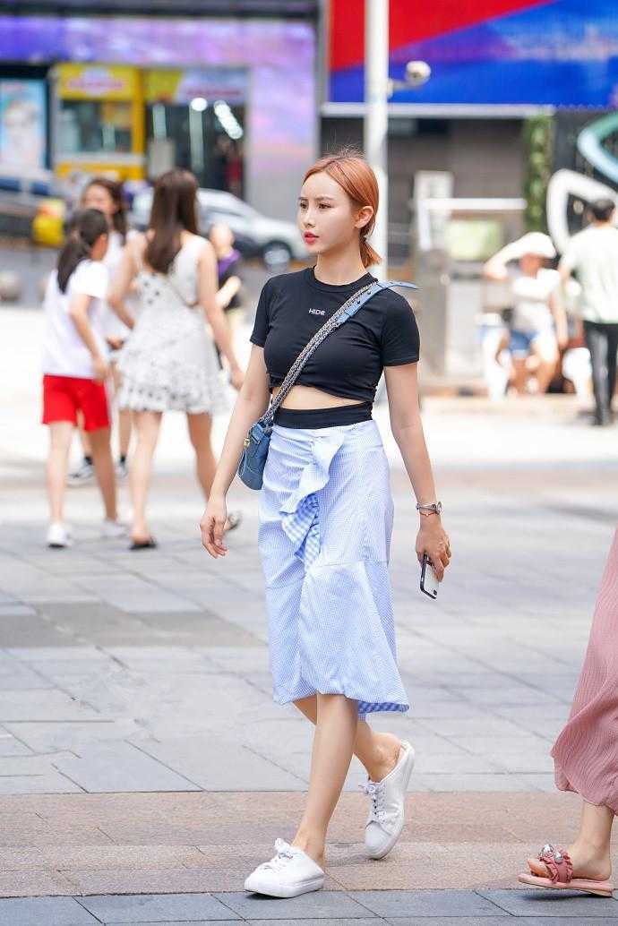 重庆街拍, 适宜的搭配彰显成熟女人味