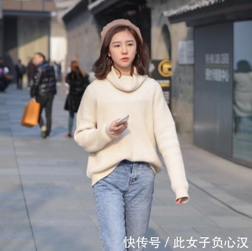  「牛仔裤」成都街拍能把牛仔裤穿进过膝靴的小姐姐，真的是羡慕死人！