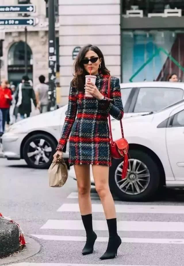  牛仔裤：这三双鞋子不挑人，什么腿型穿都显瘦！
